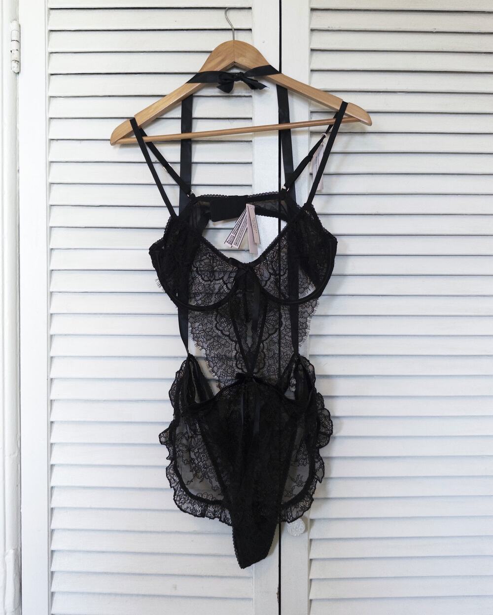 NWT Victoria's Secret Black Lace Open Back Babydoll Apron Lingerie, size L